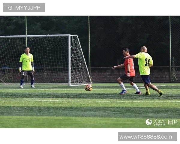 重庆足球队的蜕变之路:从地方球队到世锦赛的闪耀之星 重庆足球队的蜕变之路:从地方球队到世锦赛的闪耀之星